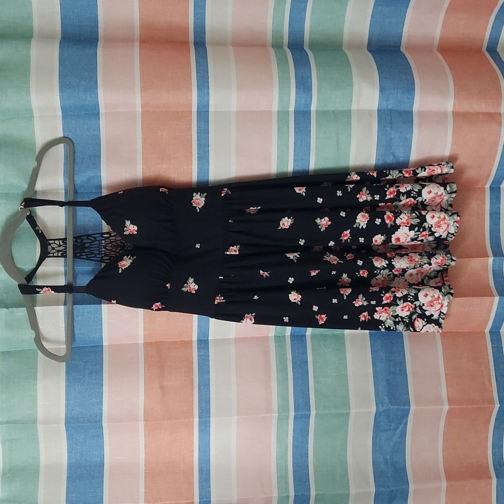 Floral sleeveless dress